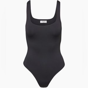 Aritzia Babaton Contour Tank Bodysuit in black size M